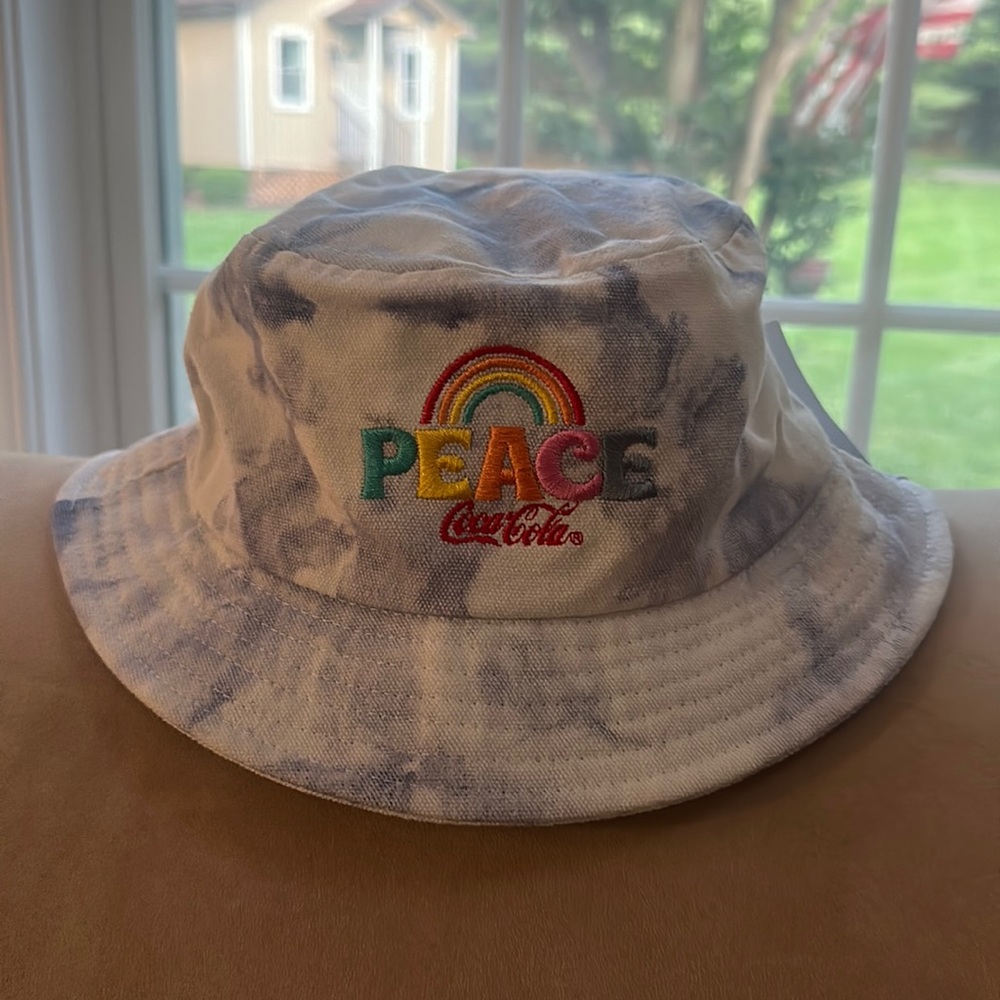 Peace bucket hat